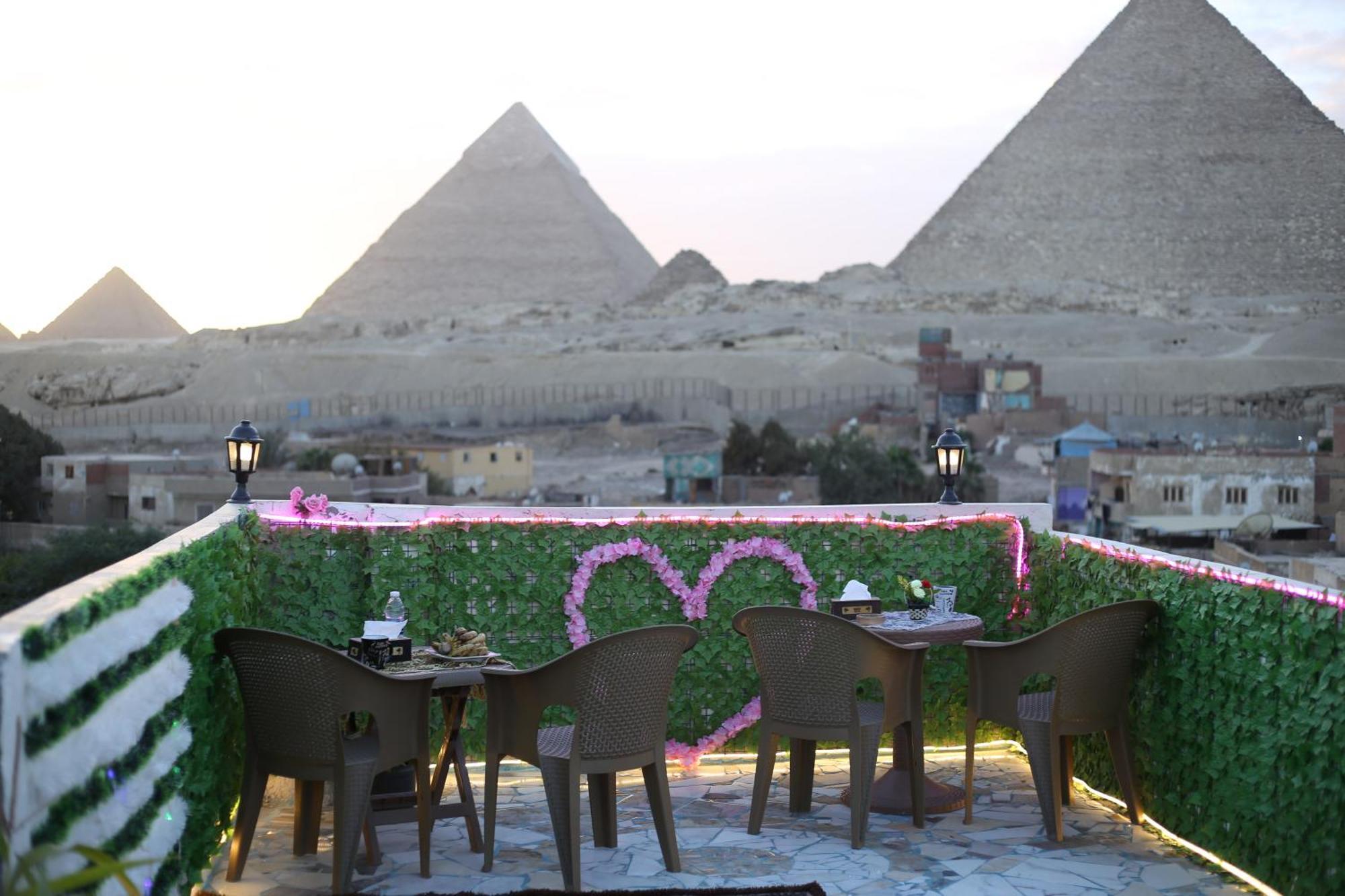 Pyramids Show Hotel Kafret el-Gabal Eksteriør billede