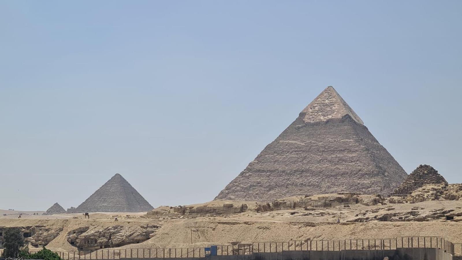 Pyramids Show Hotel Kafret el-Gabal Eksteriør billede