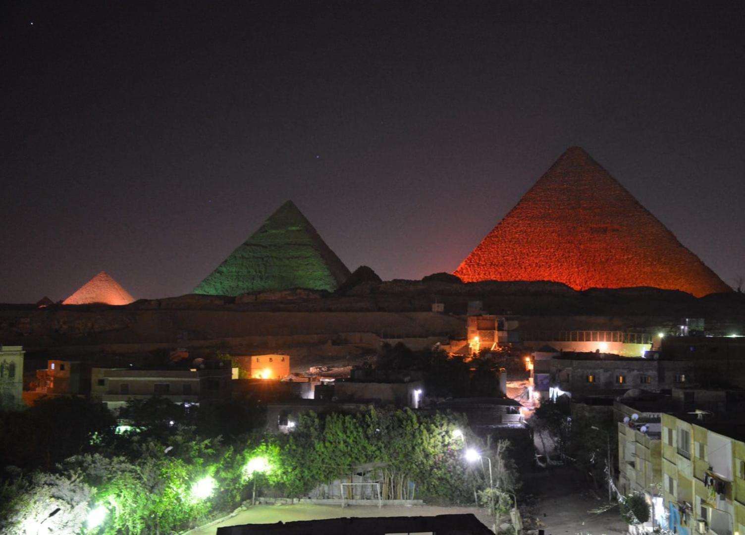 Pyramids Show Hotel Kafret el-Gabal Eksteriør billede