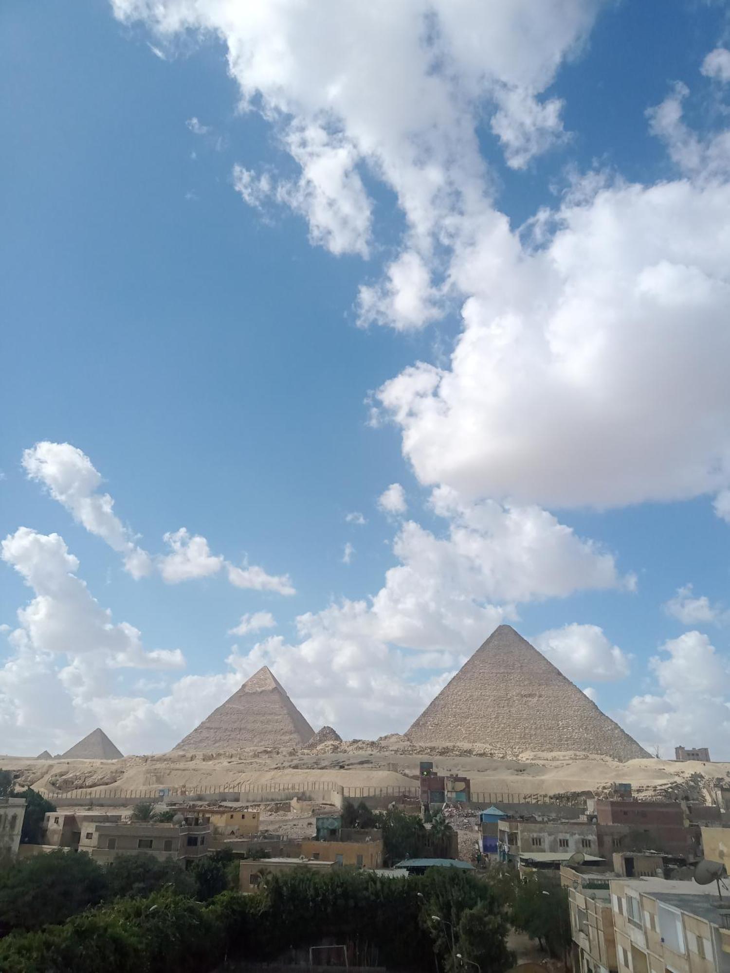 Pyramids Show Hotel Kafret el-Gabal Eksteriør billede
