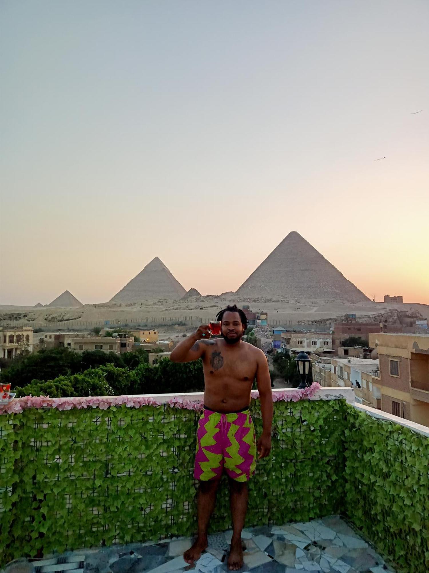 Pyramids Show Hotel Kafret el-Gabal Eksteriør billede