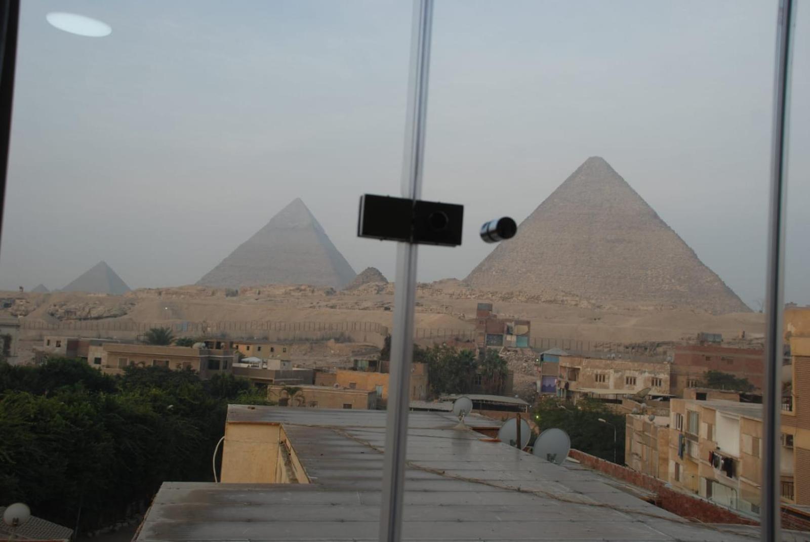 Pyramids Show Hotel Kafret el-Gabal Eksteriør billede