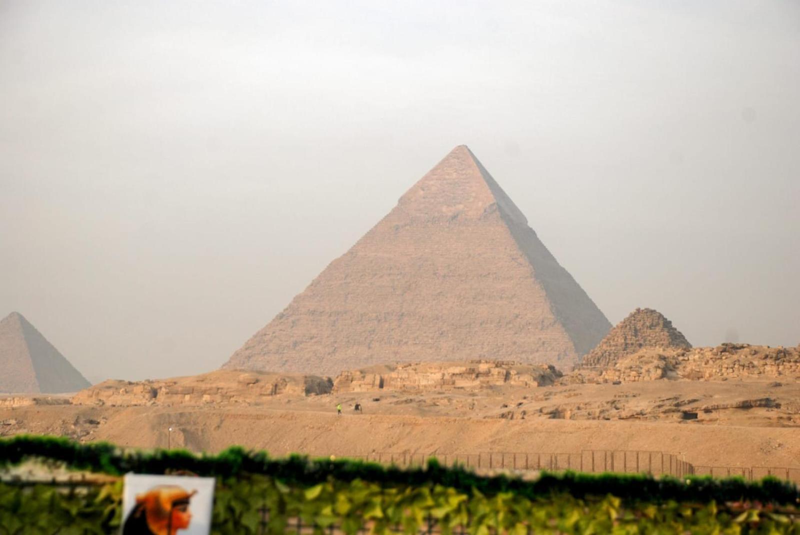 Pyramids Show Hotel Kafret el-Gabal Eksteriør billede