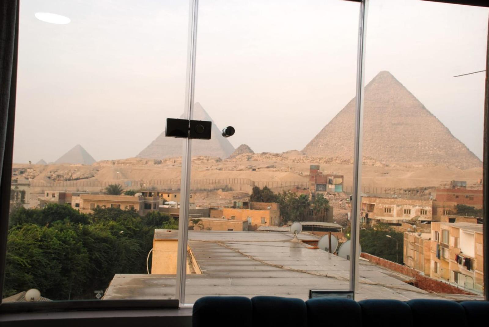 Pyramids Show Hotel Kafret el-Gabal Eksteriør billede