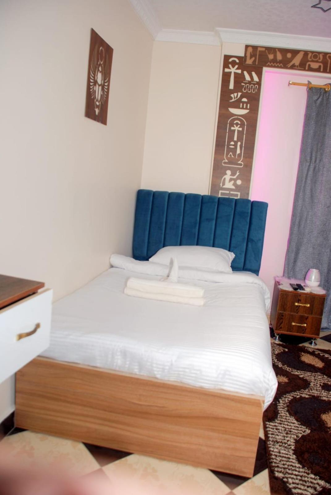 Pyramids Show Hotel Kafret el-Gabal Eksteriør billede