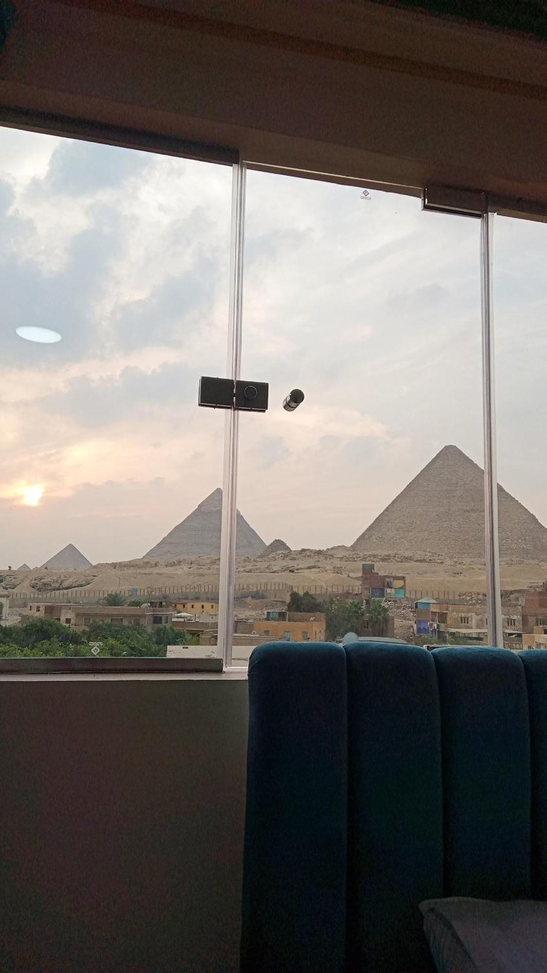 Pyramids Show Hotel Kafret el-Gabal Eksteriør billede